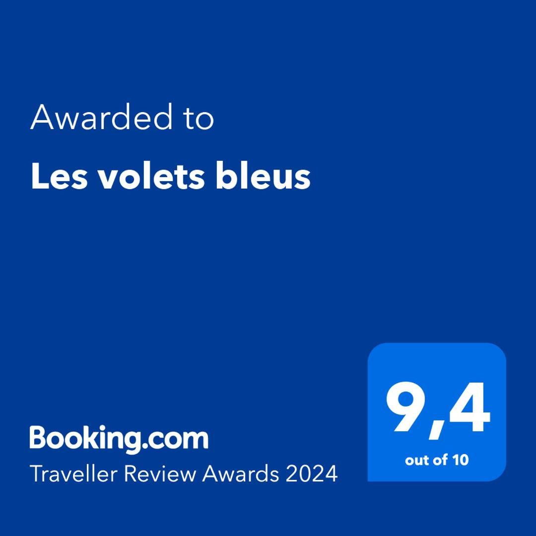 Les Volets Bleus Hotel Charlieu ภายนอก รูปภาพ